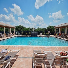 Large pool with seating
