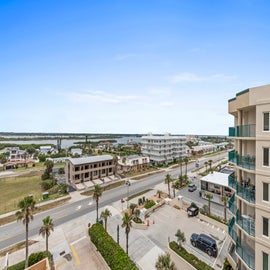 Balcony Views Ocean and Street